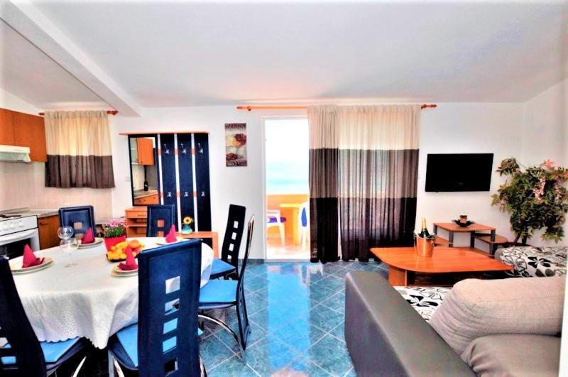 Appartement Marinovi Dvori à Slatine Extérieur photo