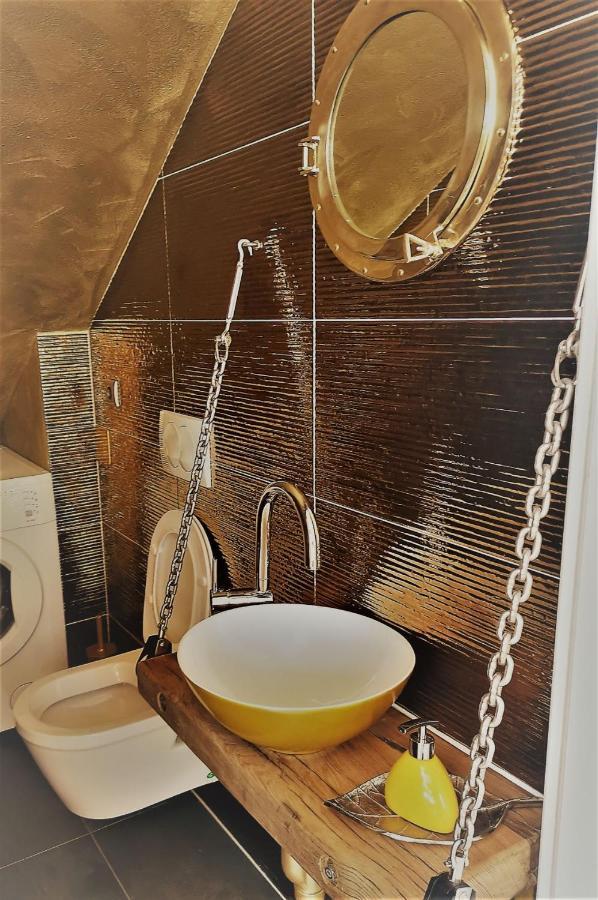 Appartement Marinovi Dvori à Slatine Extérieur photo