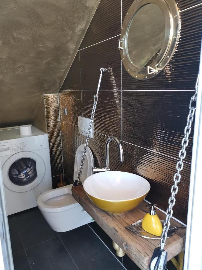 Appartement Marinovi Dvori à Slatine Extérieur photo