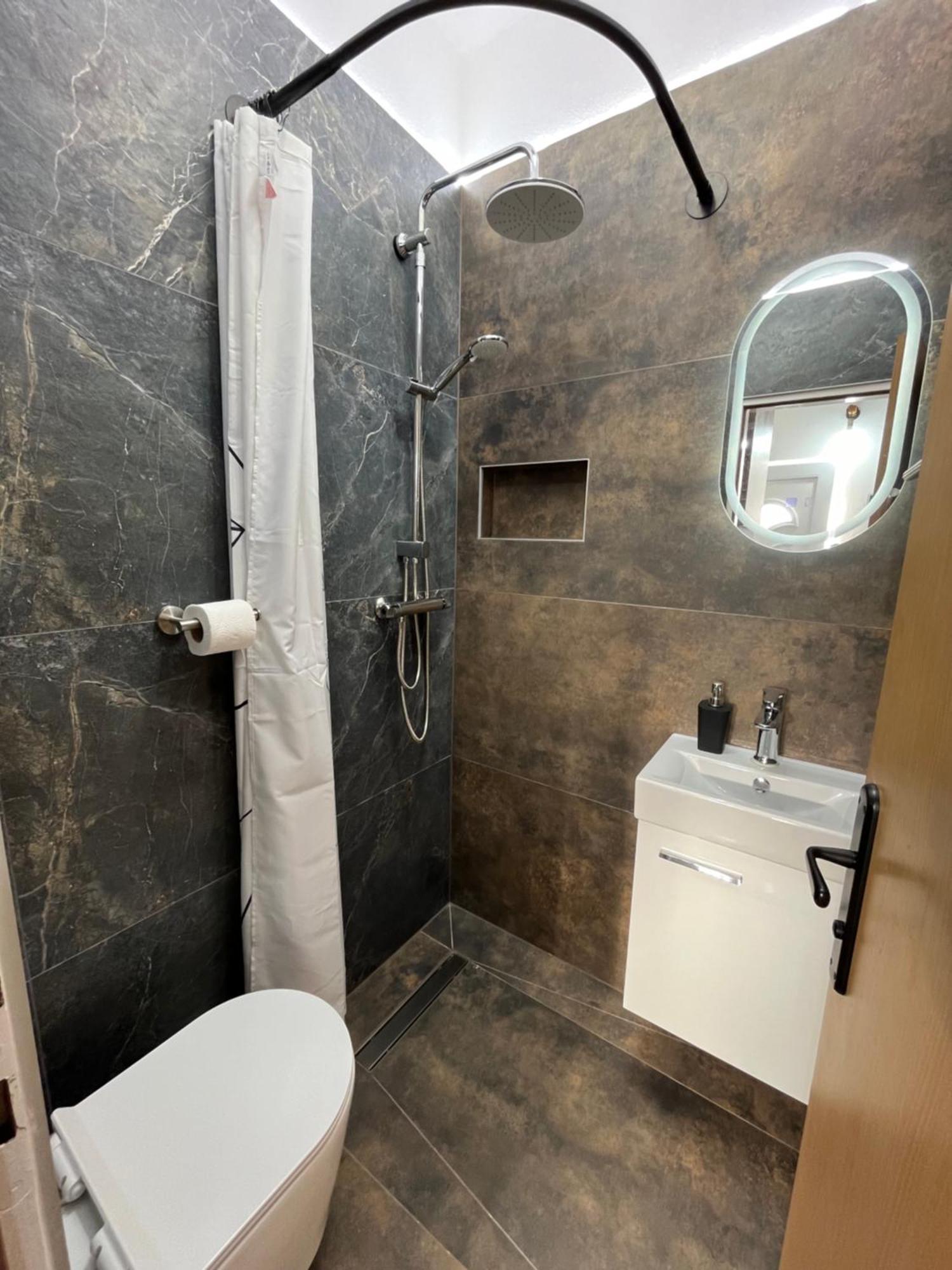 Appartement Marinovi Dvori à Slatine Extérieur photo